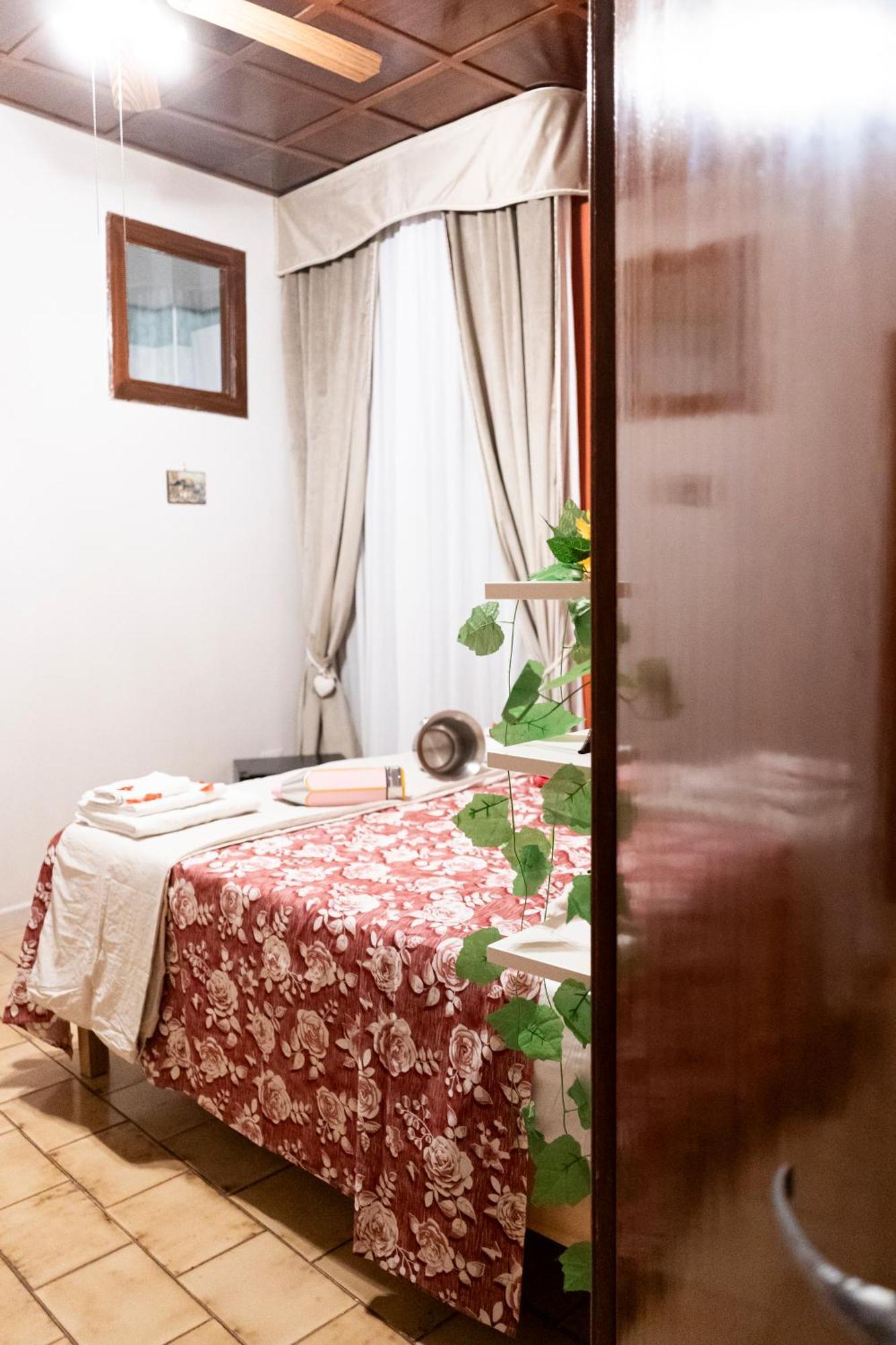 Affitta Camera Don Vittorio - Napoli Portacapuana エクステリア 写真